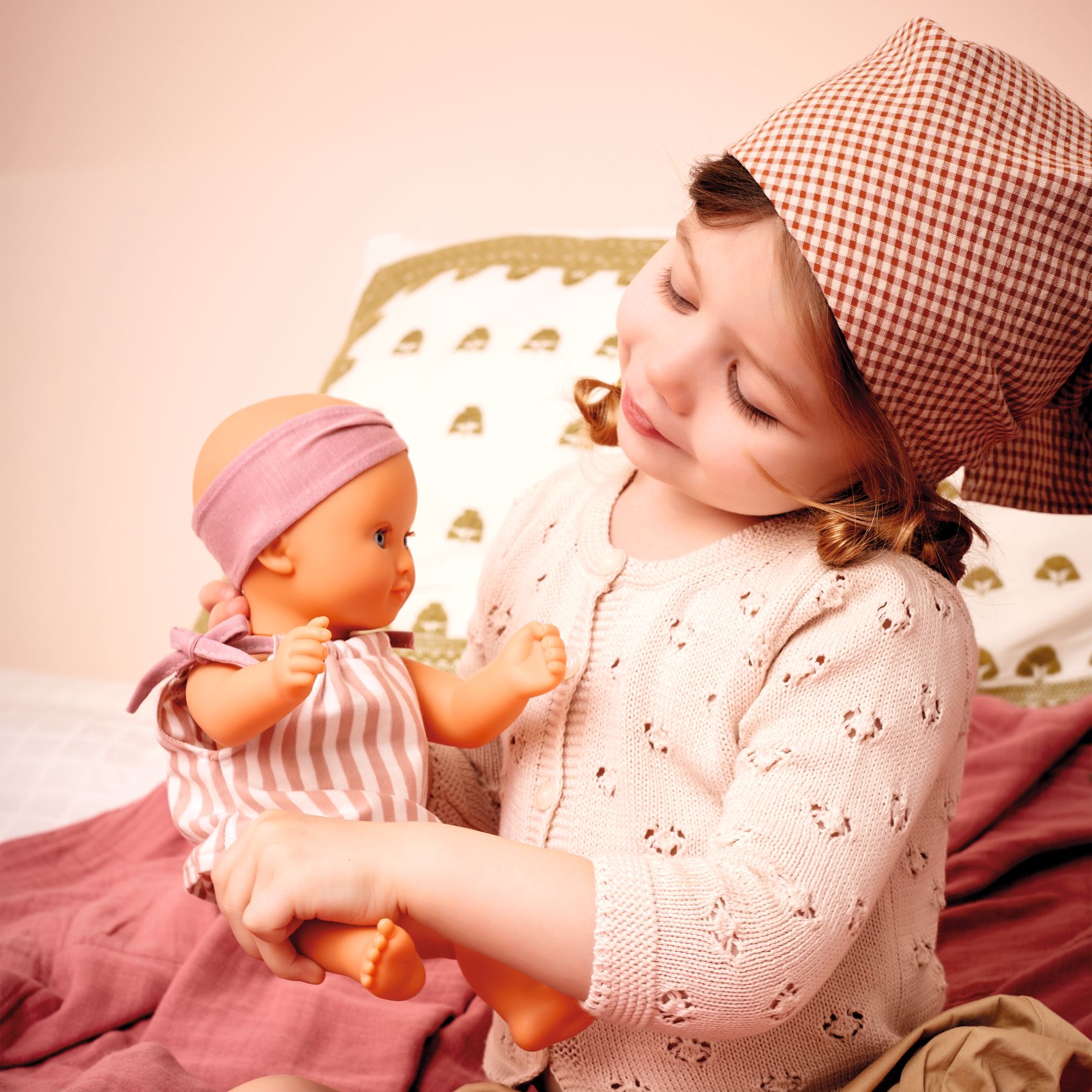 Játékbaba - Szilva, 32 cm - Prune